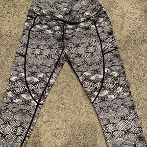 Zyia active cobra metallic light n tight